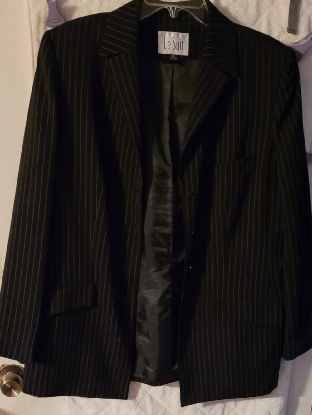 Le suit woman's pin-striped black blazer size 16